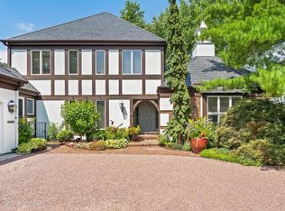 1202 Burr Ridge Clb, Burr Ridge, IL 60527