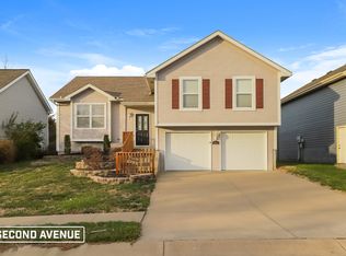 844 Village St, Leavenworth, KS 66048