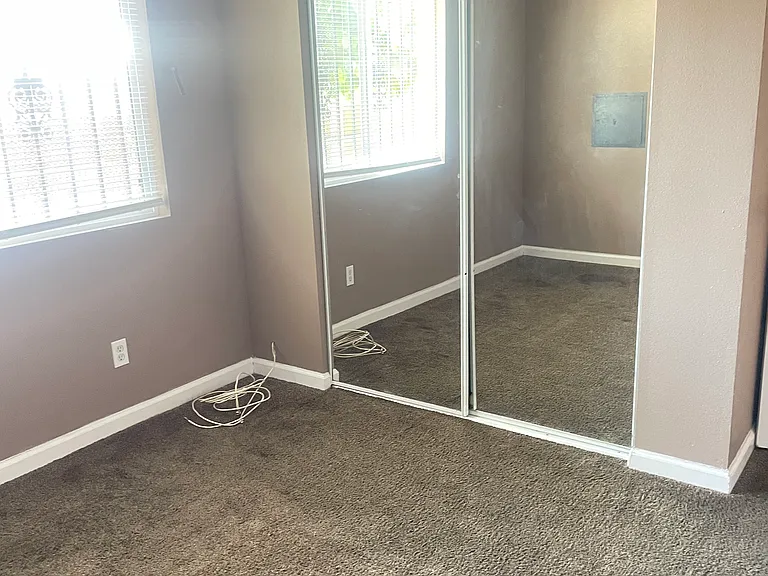 730 Benson Ave — Photo 12