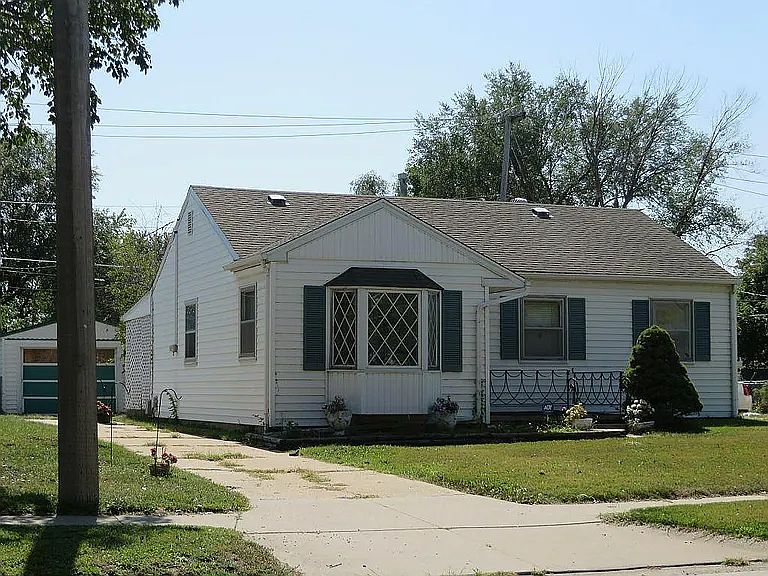 1st image of 3549 9th Ave