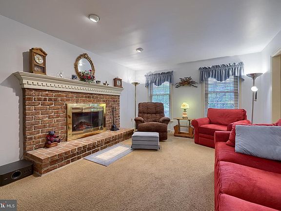 4th image of 589 Koser Rd
