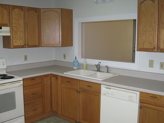 4th image of 522 Robinhood Dr