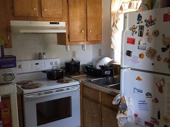 5th image of 702 Noblin Ave