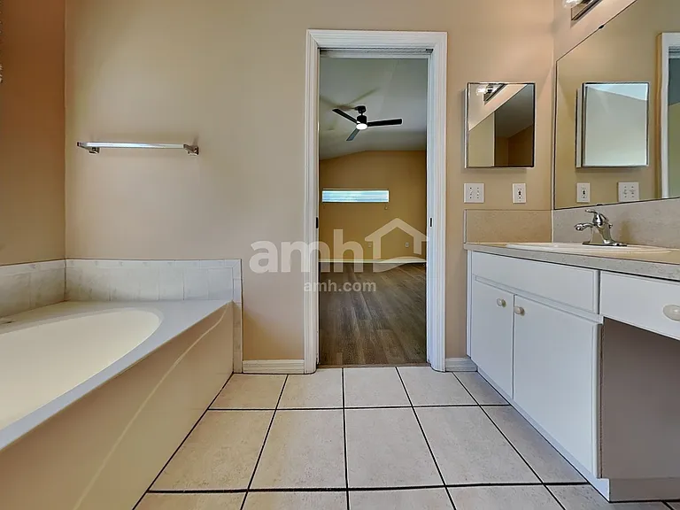 30450 Wrencrest Dr — Photo 13