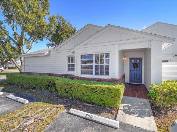 13720 SW 149th Circle Ln APT 1-49, Miami, FL 33186