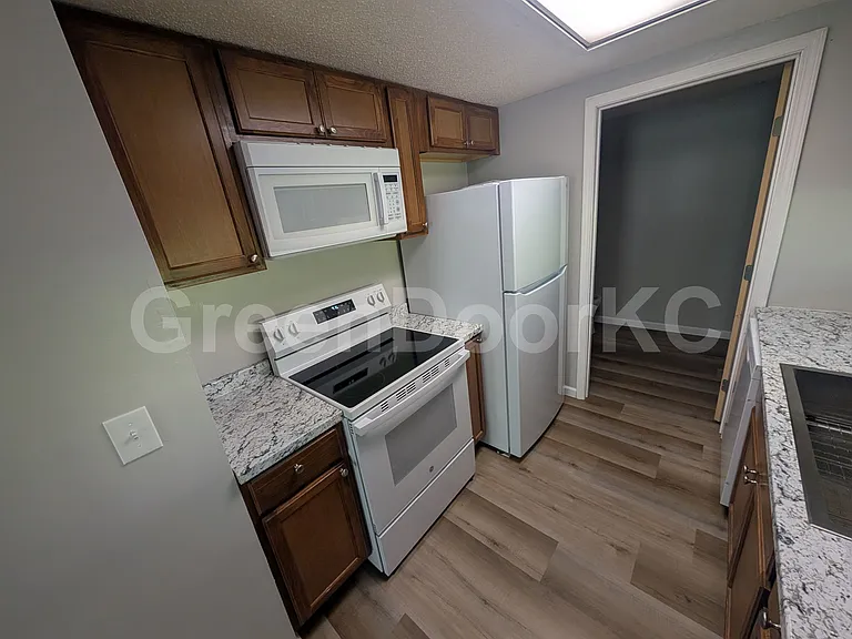16520 W 141st St — Photo 8