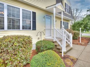 25 Hyde Ave #25, Pawtucket, RI 02861