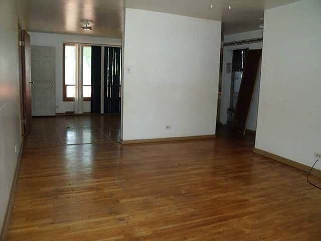 2nd image of 3429 Maple Ln