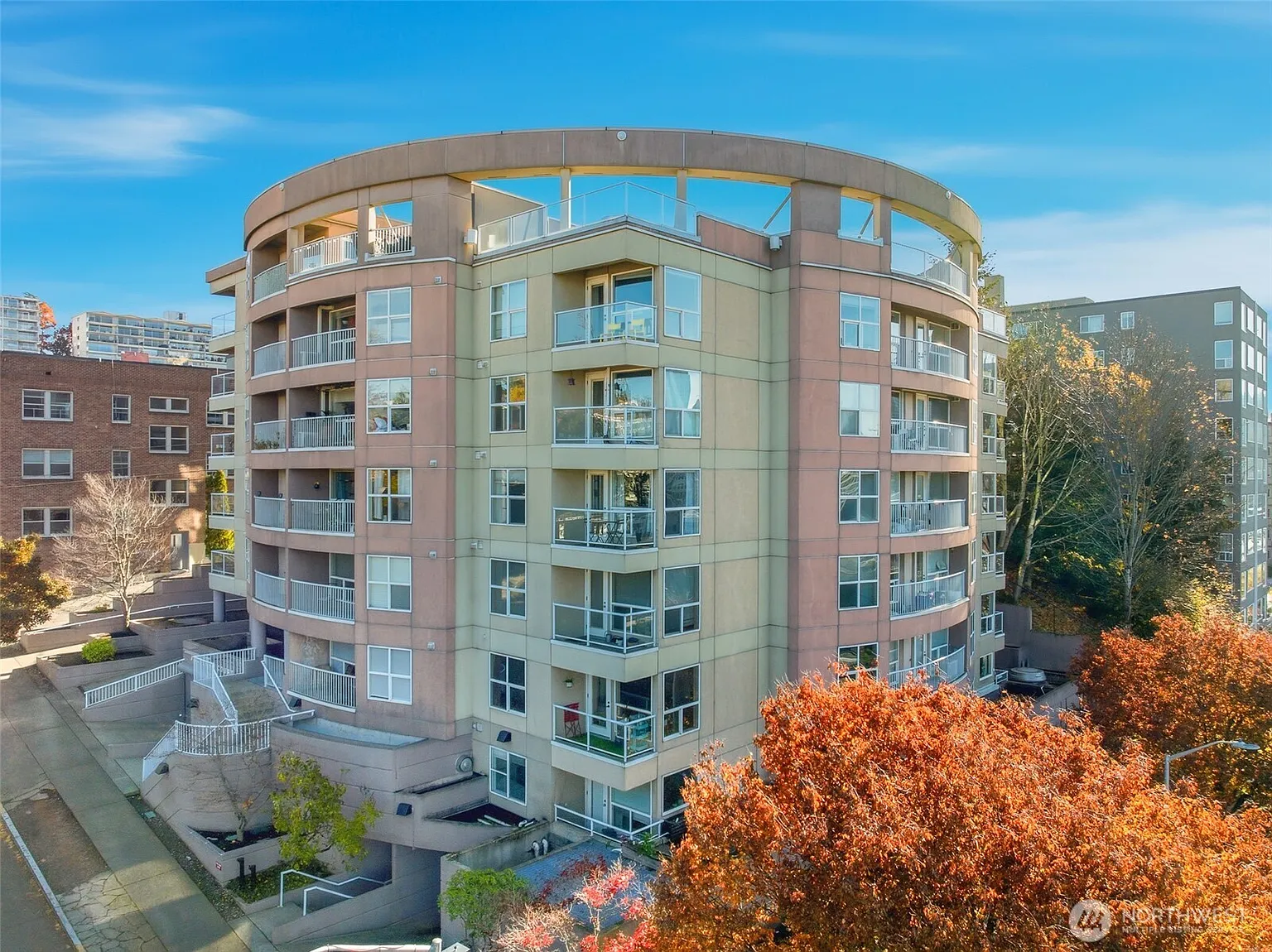 530 Melrose Avenue E #309 photo 1