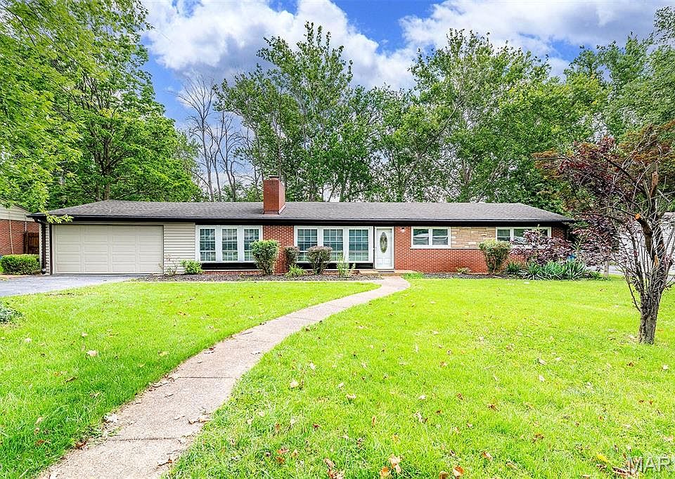 1st image of 810 Louwen Dr