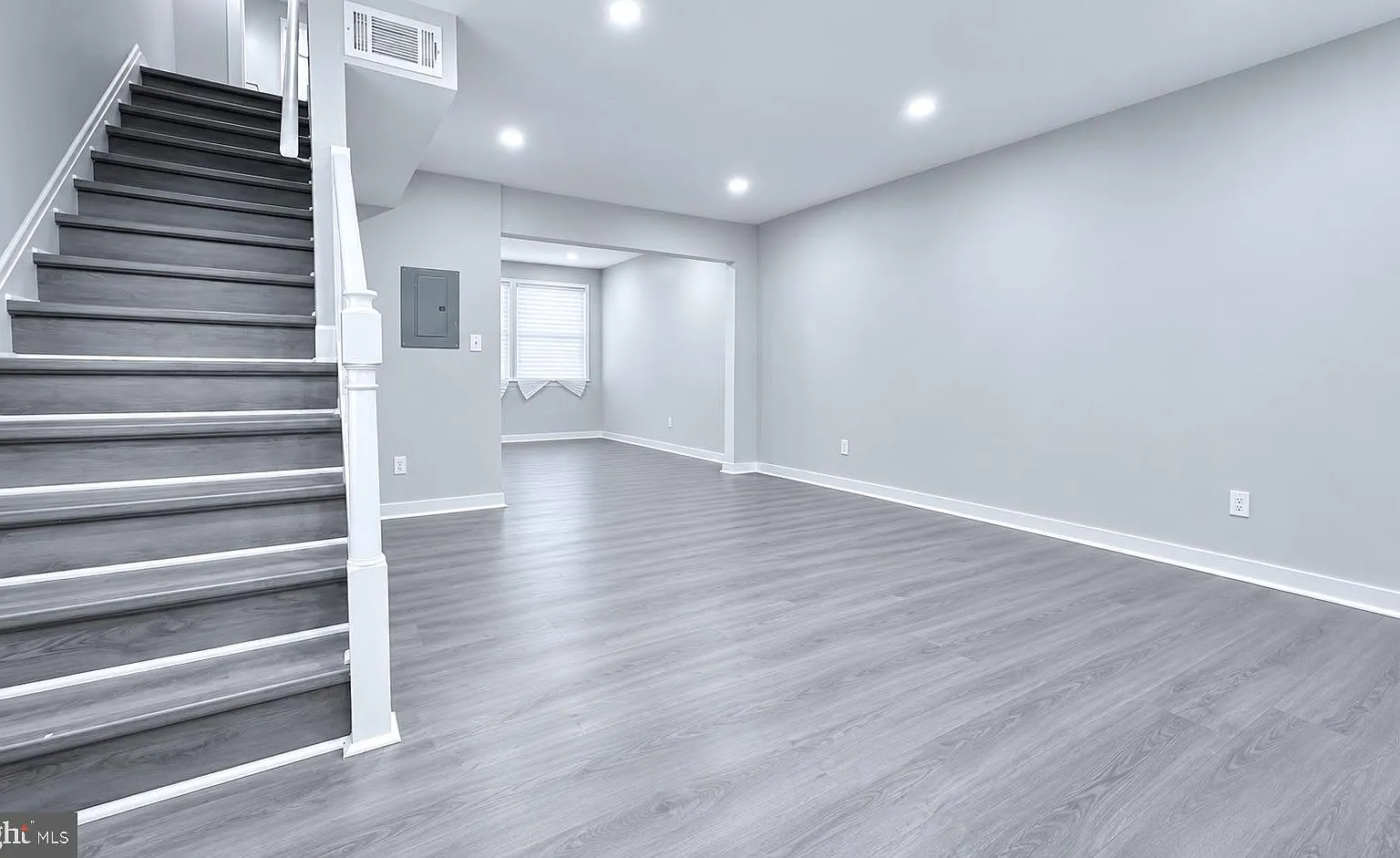 1 bed, 1.0 bath, 810 sqft, $1,850 — Photo 2