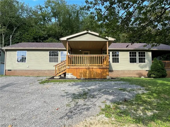 1311 Hillcrest Rd, Wellsville, OH 43968