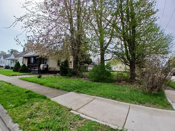 19310 Meier St, Roseville, MI 48066