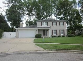 205 Chesterfield Ct, Midland, MI 48640