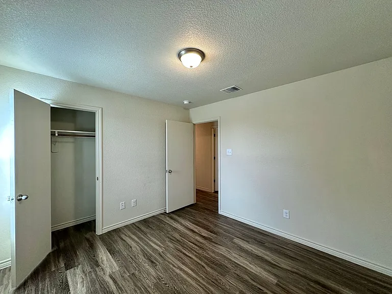 3323 Stonewall Dr — Photo 22