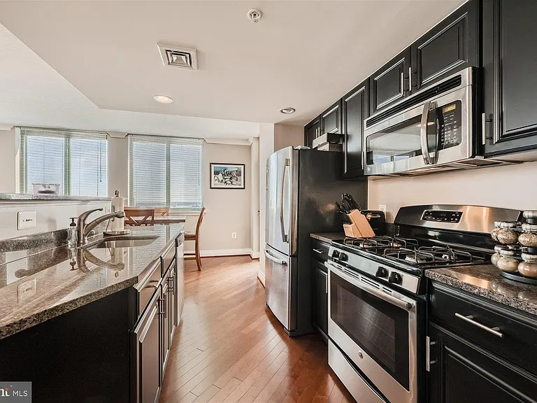 414 Water St #2302 — Photo 5