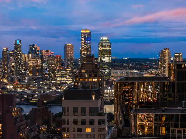 138 East 50th Street 24B image 11 of 11