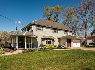 307 4th St, Delhi, IA 52223