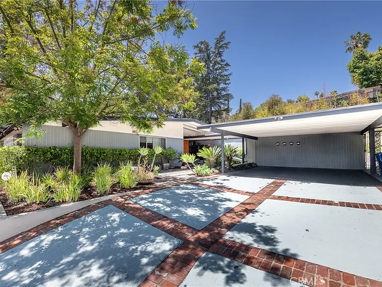 15626 Royal Ridge Rd — Photo 3