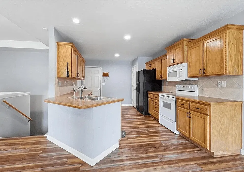 1803 Villa Drive - 1 — Photo 3