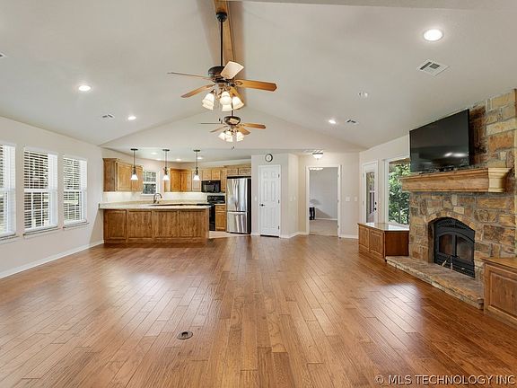 5th image of 14241 Stepp Rd