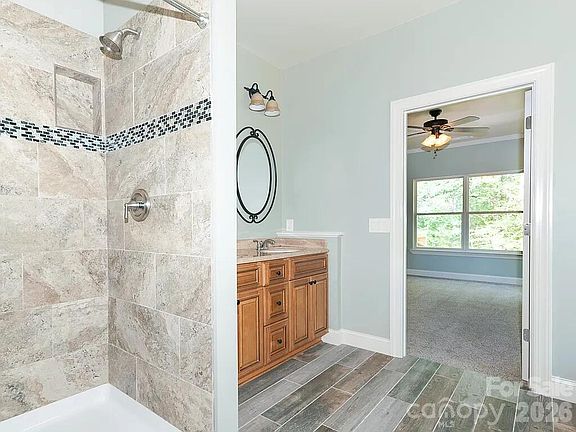 5th image of 17410 Green Hill Rd