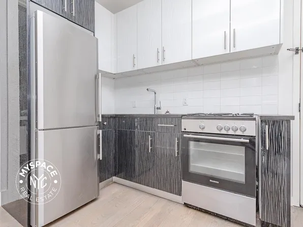 824 Saint John's Place image 1 of 6