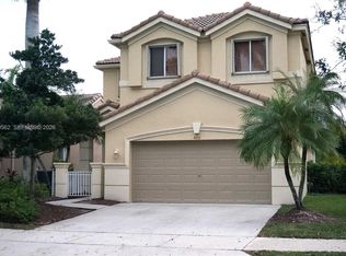 488 Conservation Dr, Fort Lauderdale, FL 33327