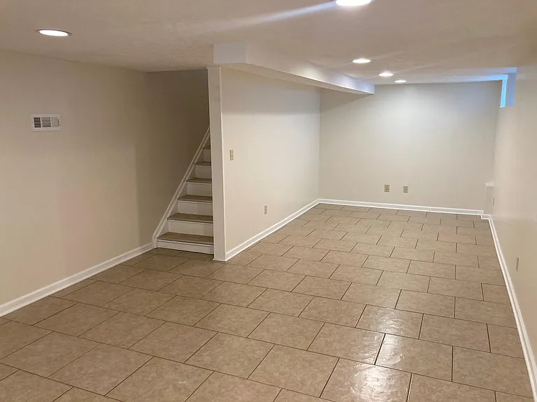 1605 Richmond Rd — Photo 11
