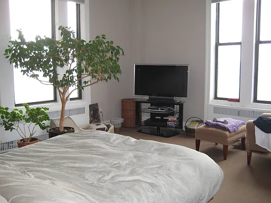 Rented by Rita S Citrin, LREB | media 73