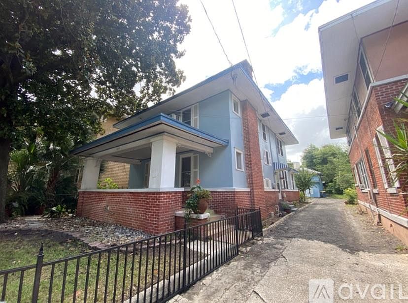 1st image of 1414 N Pearl St #1414