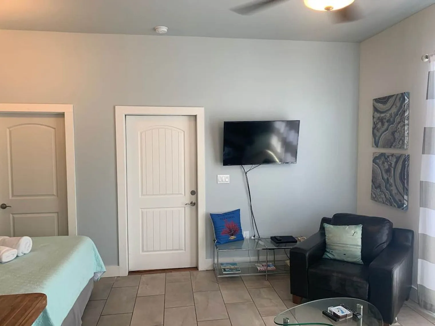Studio, 1.0 bath, 441 sqft, $2,572 — Photo 2