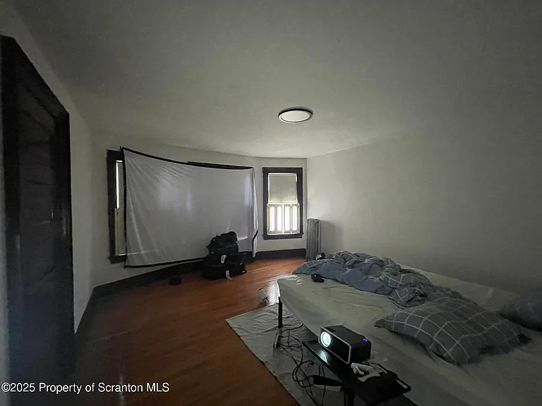 1218 Schlager St — Photo 12