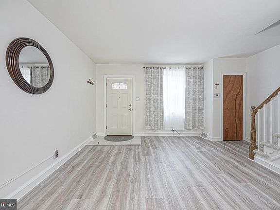 4th image of 2623 Eddington St