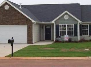 327 Rivers Edge Cir, Simpsonville, SC 29680