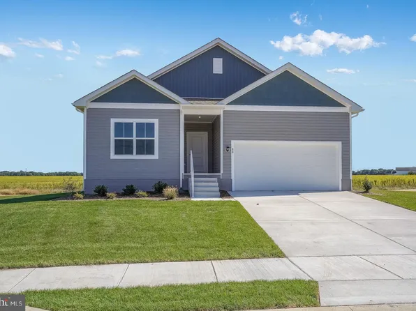 515 Pontoon Dr, Felton, DE 19943