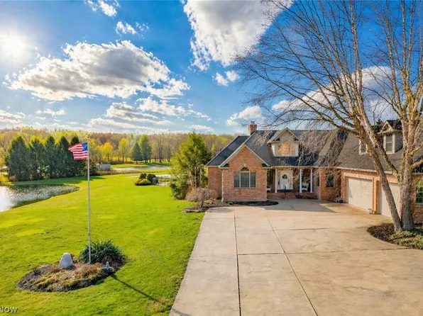 8114 Lisbon St E, East Canton, OH 44730