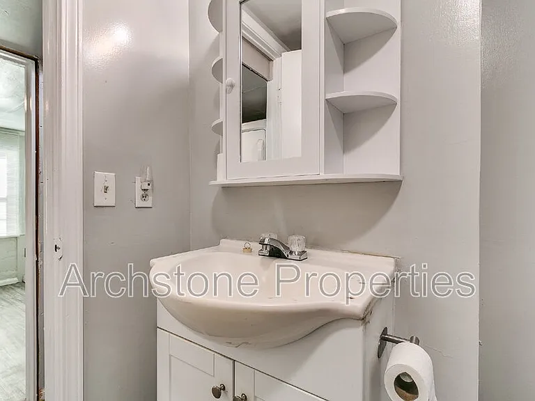 1233 N Grand Blvd — Photo 19