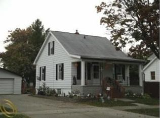 8518 Central Ave, Center Line, MI 48015