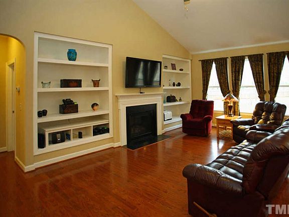 5th image of 525 E Hatterleigh Ave