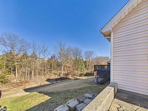 4th image of 31 Cambridge Ct