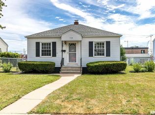 1723 Brown St, Bettendorf, IA 52722