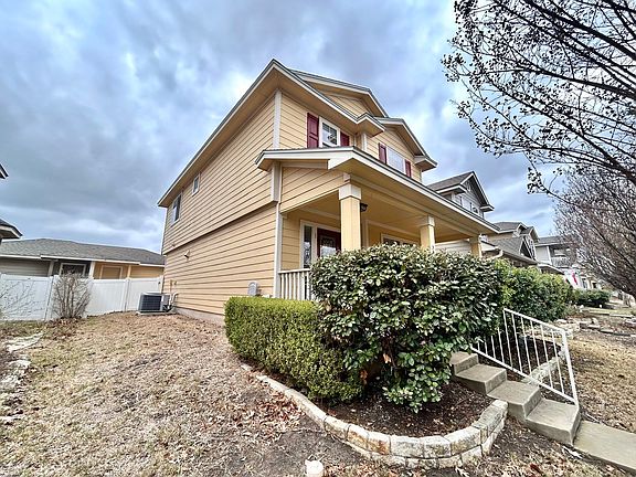 3rd image of 609 N Cascades Ave APT 1