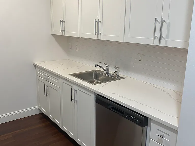 3100 Bergenline Ave #307 — Photo 28