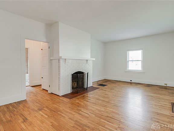 4th image of 112 W Whiteman St