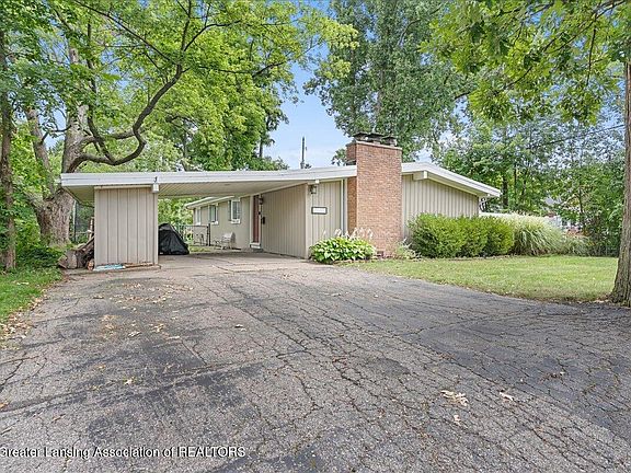 4th image of 1028 N Hagadorn Rd