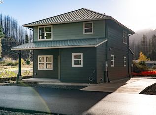 51702 Rose St, Blue River, OR 97413