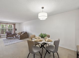 6174 Terrace Dr #13, Johnston, IA 50131
