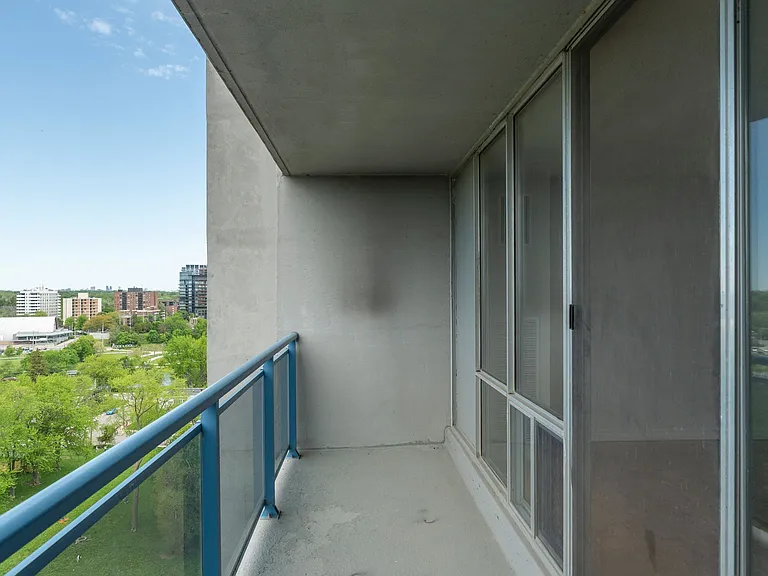 150 Lakeshore Rd W #1003 — Photo 32