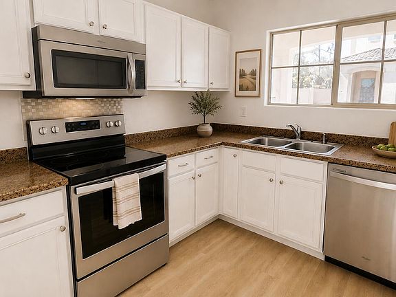 4th image of 9413 S 33RD Glen
